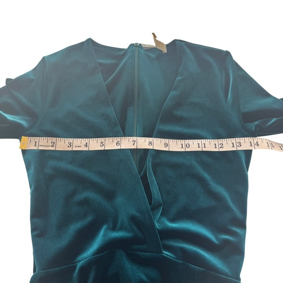 Lurelly Parisienne Velvet Floor Length Gown with Slit‎ Long Sleeve Formal Size 2 - Picture 14 of 16